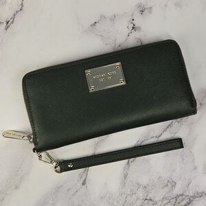 Michael Kors Green Leathet Wallet with Wrist Strap